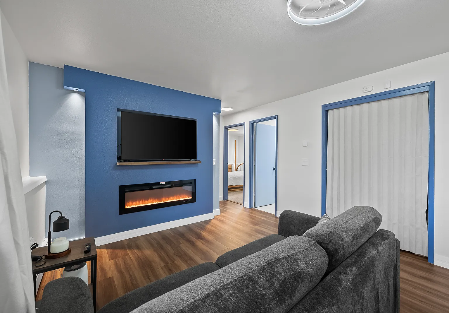 2 bed, 850 sqft, $2,400 — Photo 3