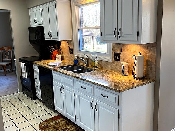 5th image of 5731 Breezewood Dr