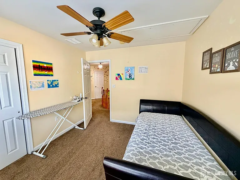 247 Morning Glory Dr — Photo 17