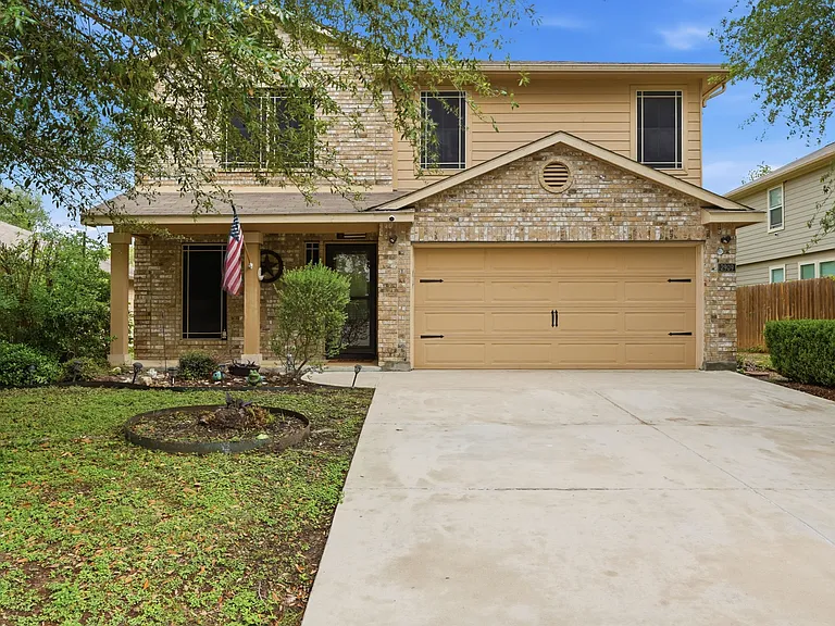 2909 Ashwood Rd — Photo 1
