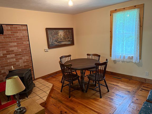 4th image of 2514 Dewey Dr
