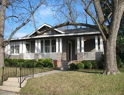 1st image of 1526 College Ct