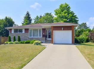 14 Hilltop Pl, Hamilton, ON L9H3Y6