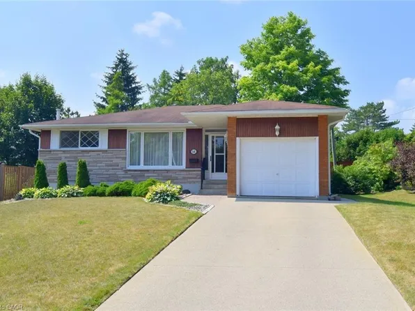 14 Hilltop Pl, Hamilton, ON L9H 3Y6
