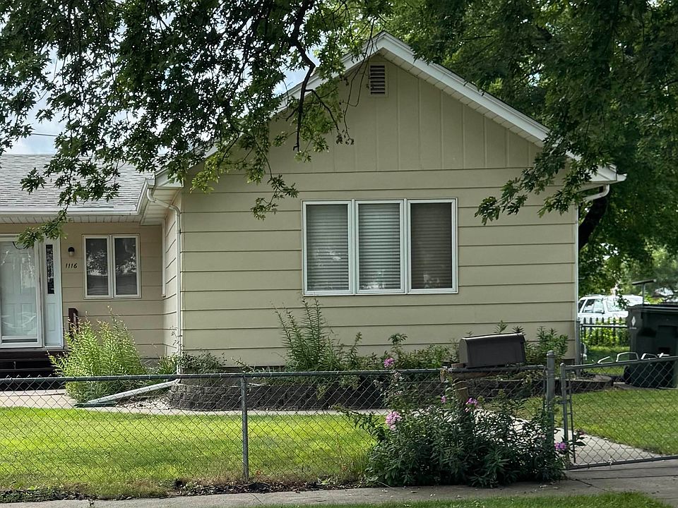 1st image of 1116 Pacquette Ave