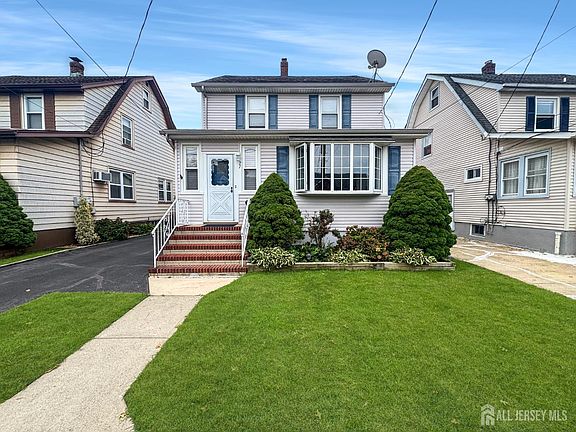 2nd image of 27 Hermann Ave