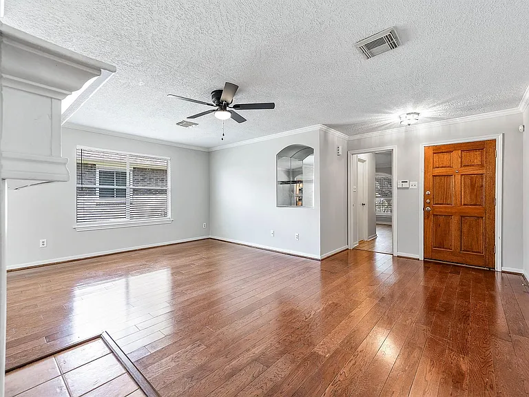 5922 James Pl — Photo 6