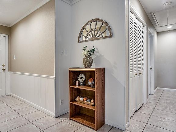 4th image of 516 Daffodil St