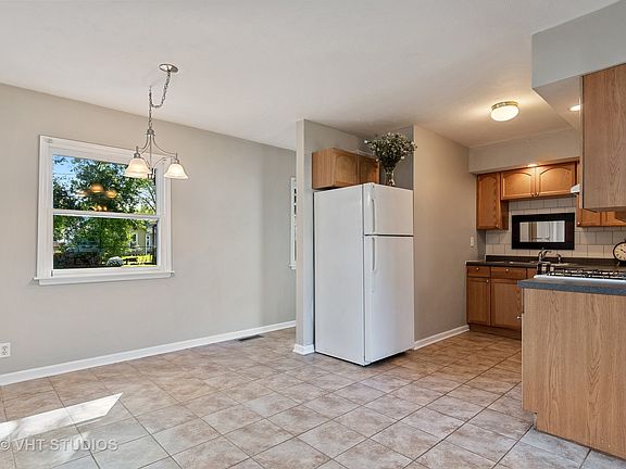4th image of 215 E Arrowhead St