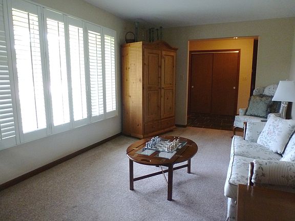 3rd image of 6761 Carinthia Dr