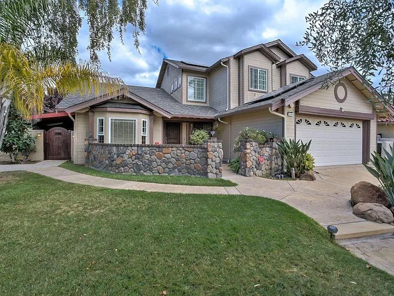 32703 Dinuba Ct — Photo 1
