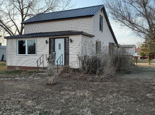 221 5th St E, Culbertson, MT 59218