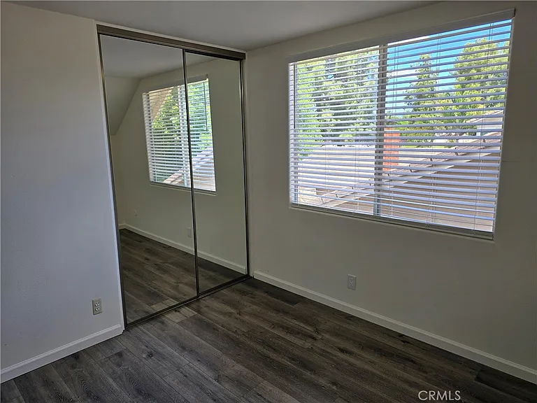 25317 Avenida Ronada — Photo 45