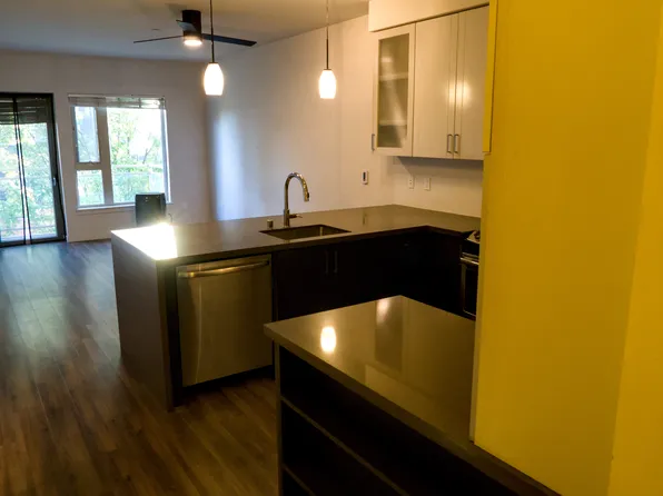 1760 NW 56th St, Seattle, WA