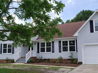 721 N Haven Cir, Chesapeake, VA 23322