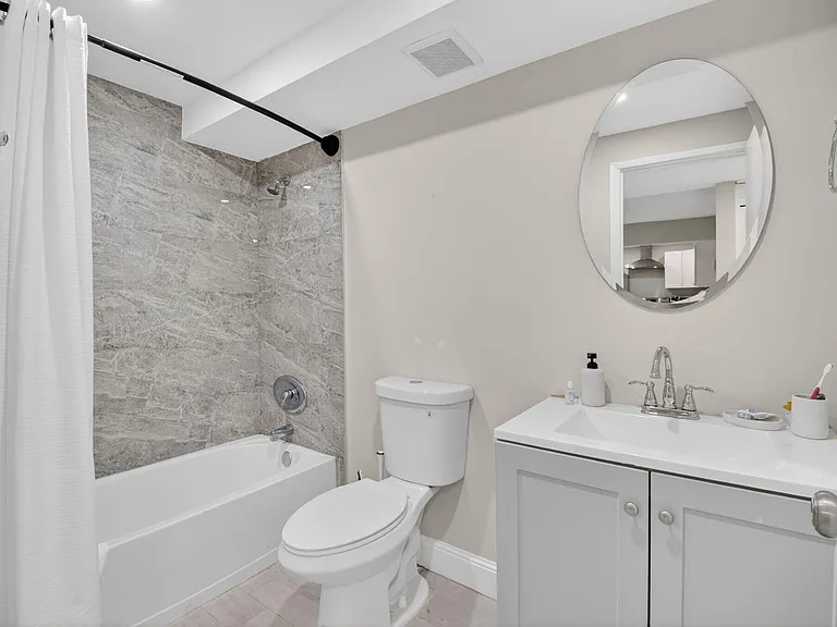 480 NW 20th St #205 — Photo 16