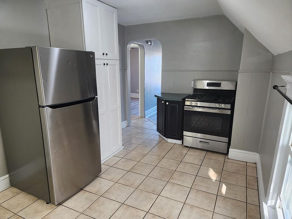 1st image of 77 Grote St #B