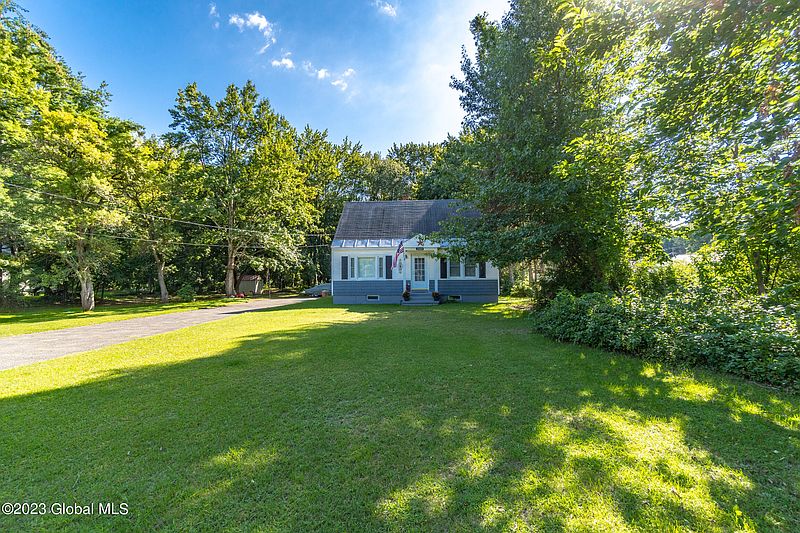 2nd image of 2811 Curry Road