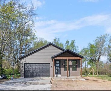 338 South Avenue, Sparta, MO, 65753