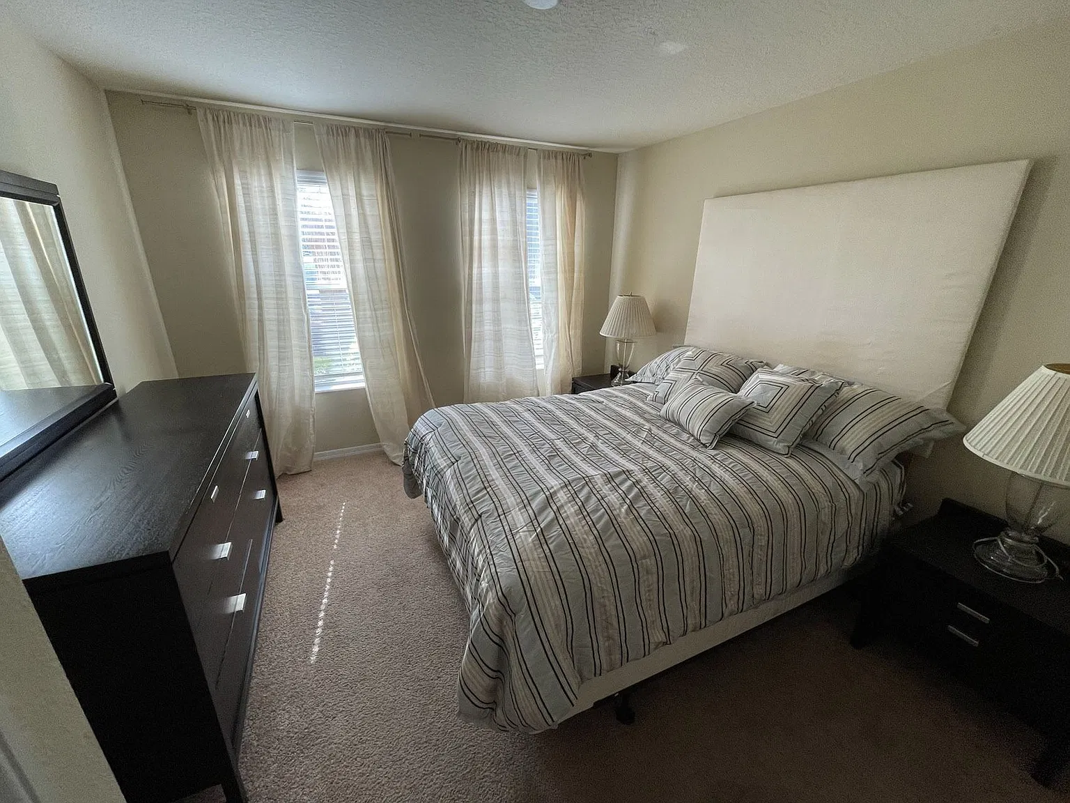 Esplanade Apartments — Photo 3