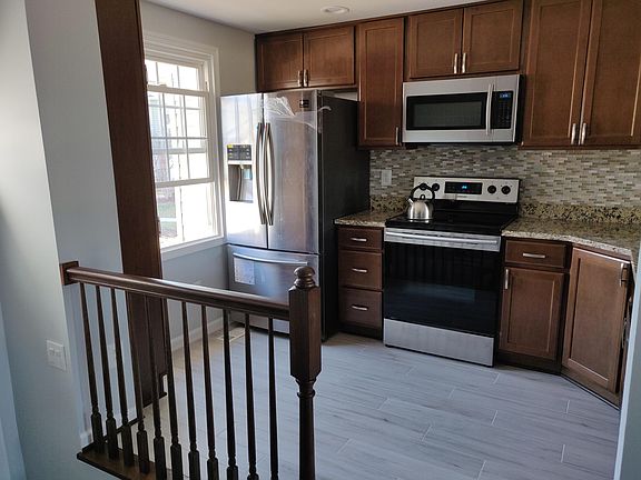 3rd image of 3726 Sudley Ford Ct