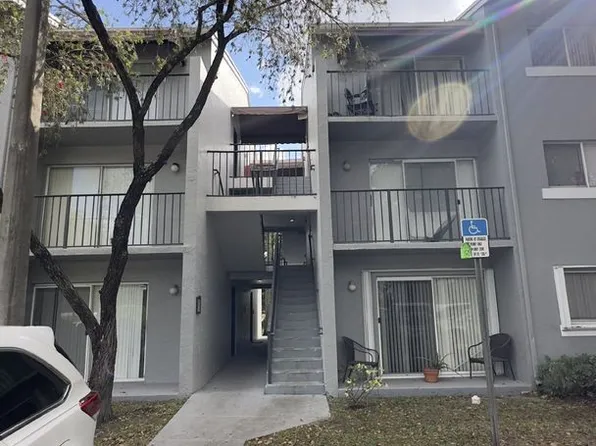 1068 N Benoist Farms Rd, West Palm Beach, FL