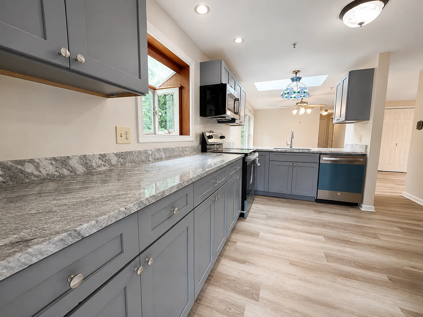 145 Commonwealth Ave — Photo 1