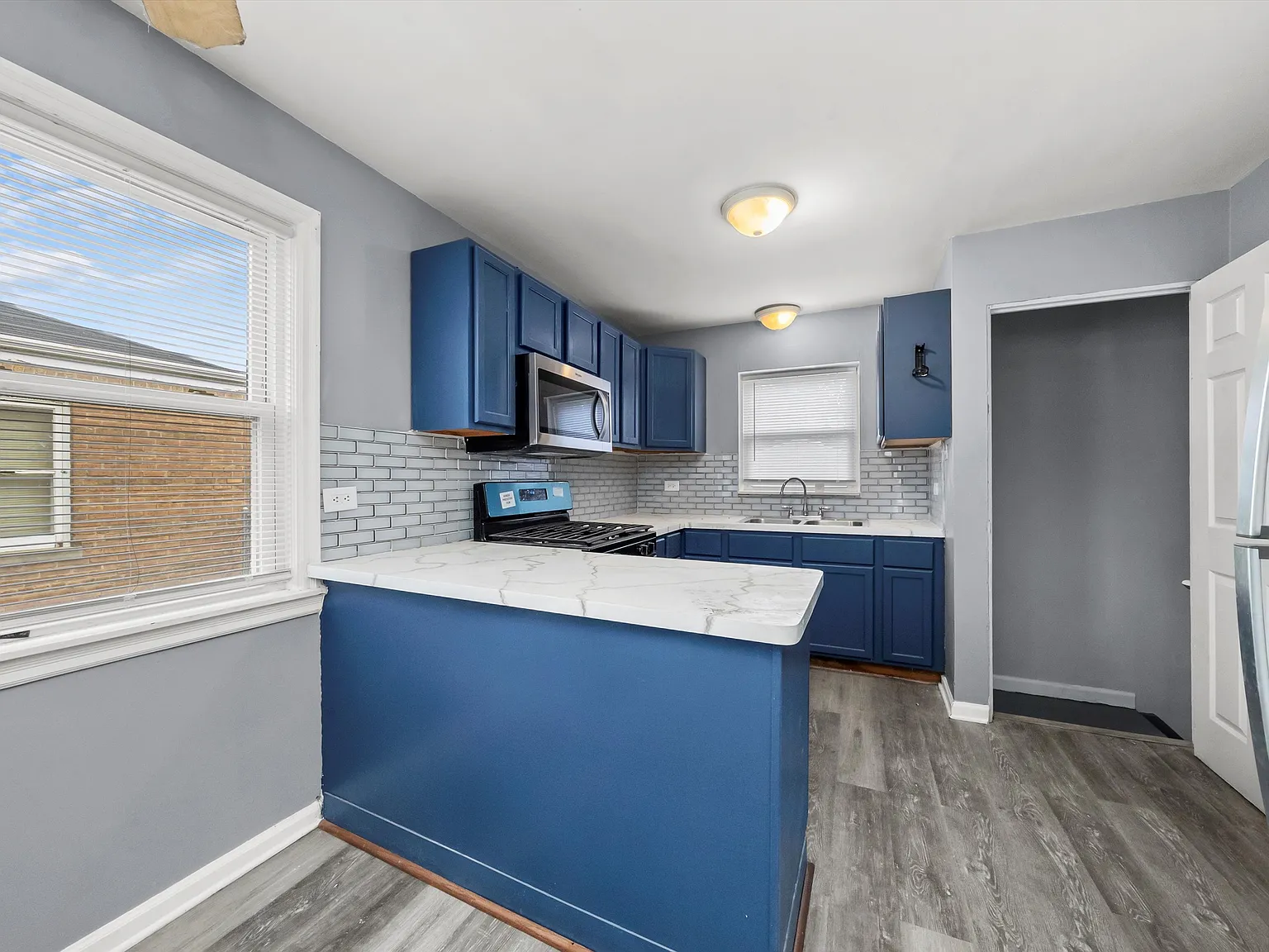 5 bed, $3,000 — Photo 3