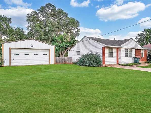 625 Santa Fe Dr, Clinton, OK 73601