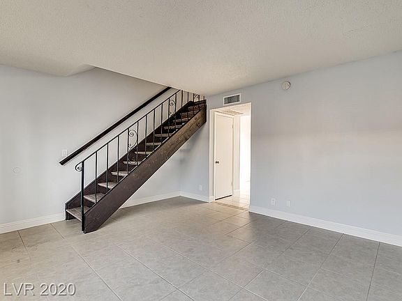 5th image of 6029 Bromley Ave