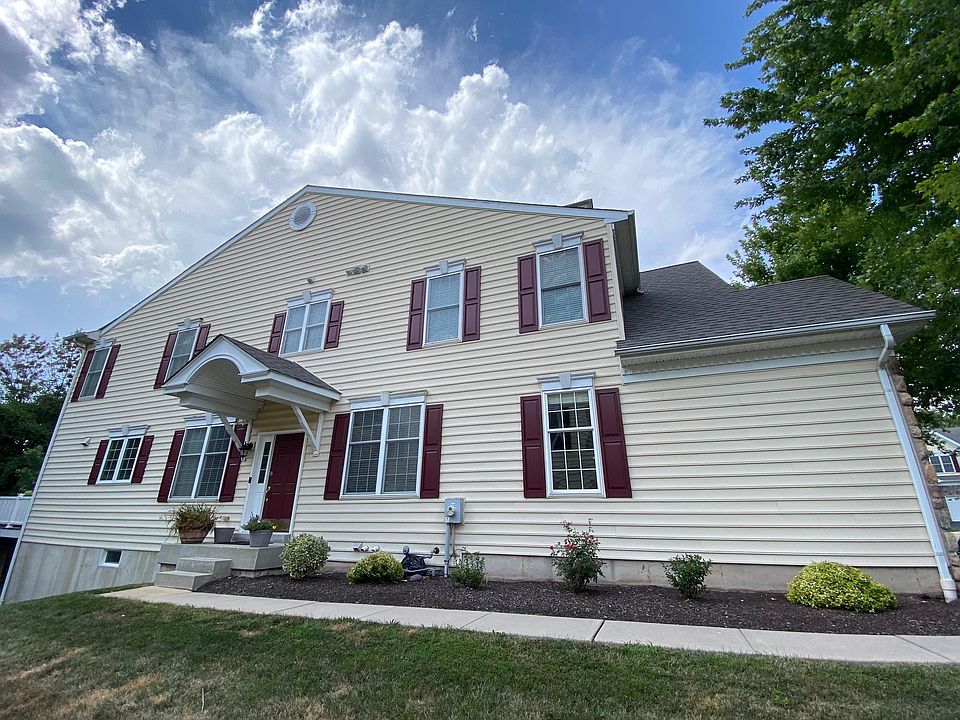 1st image of 134 Farm Meadows Ln