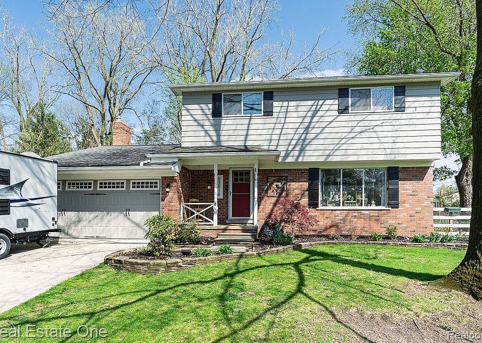 1st image of 53416 Bellamine Dr