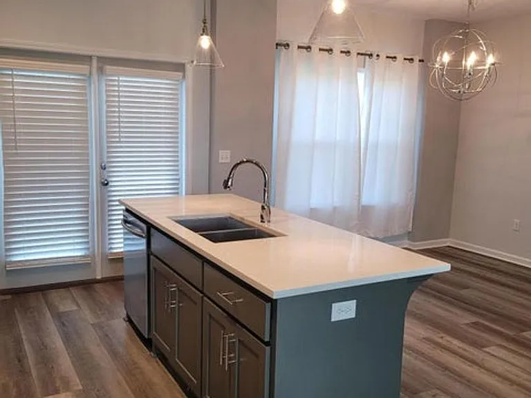 5817 Jasmine Ct — Photo 6