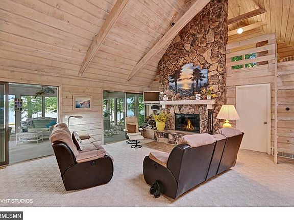 4th image of 1729 S Deer Lake Cir