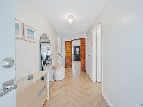 3rd image of 7 Seneca Drive
