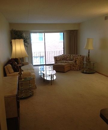 4th image of 828 Graceland Ave APT 406