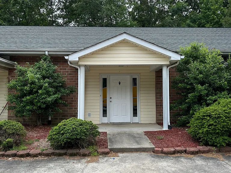 2118 Old Farmer Rd #B — Photo 1