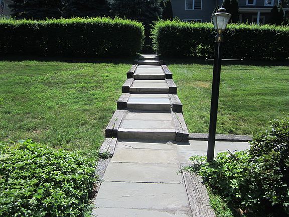 4th image of 521 Marietta Ave