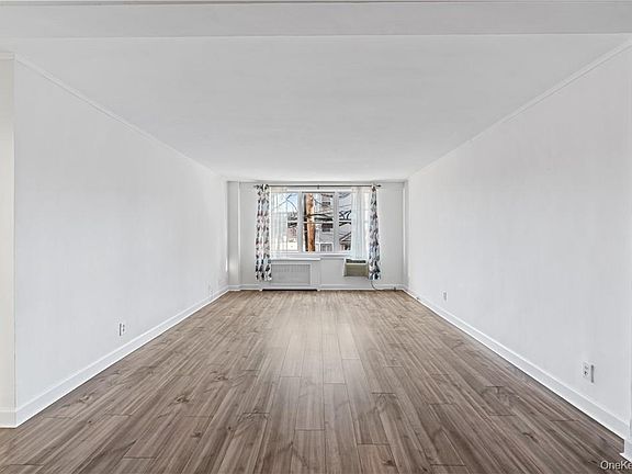 2nd image of 25 Franklin Avenue #2O
