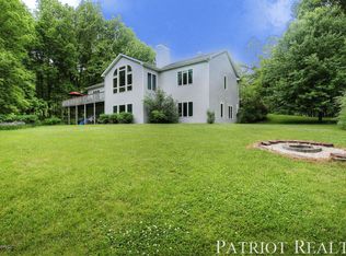 1225 Ridgewood Dr, Hastings, MI 49058