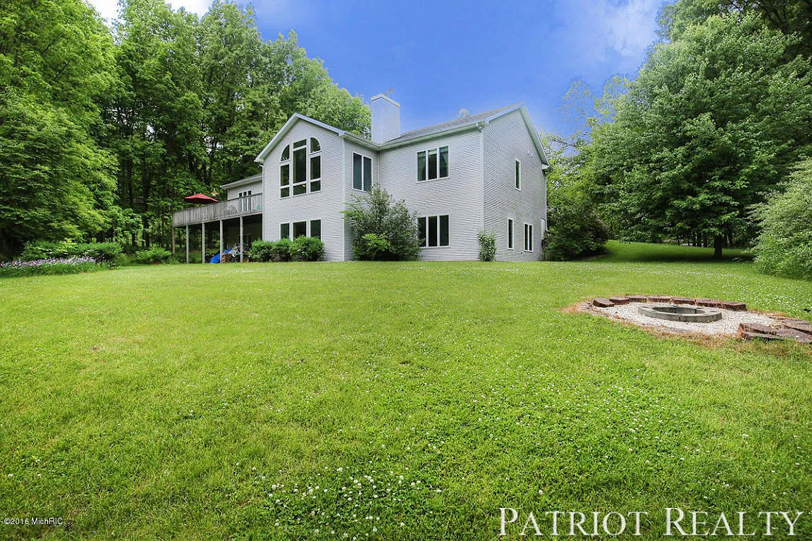 1225 Ridgewood Dr photo 1
