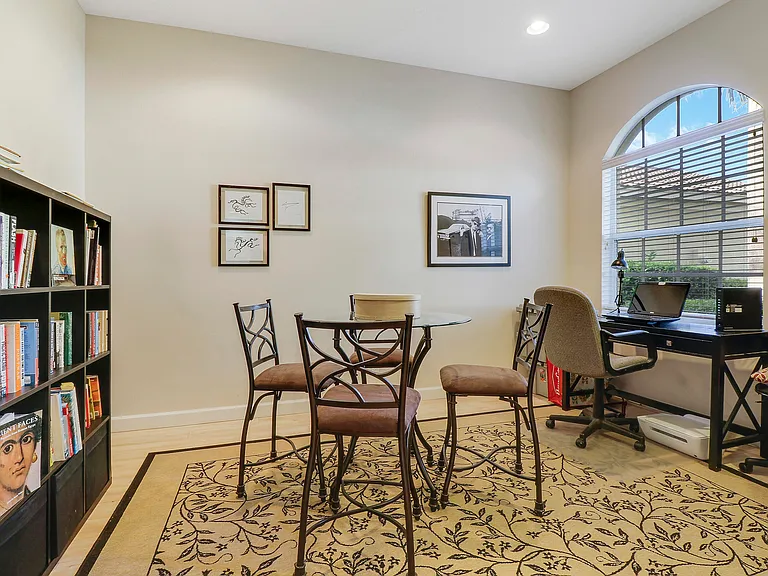 7112 Maidstone Dr — Photo 24