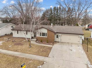 1379 Tullar Rd, Neenah, WI 54956