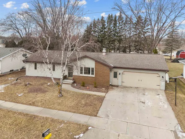 1379 Tullar Rd, Neenah, WI 54956