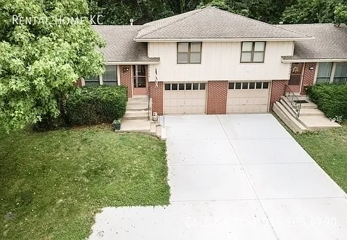 1940 E Lindenwood Cir Photo 1