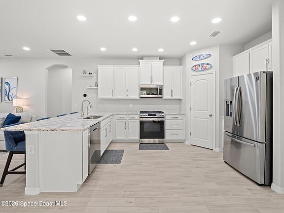5th image of 3363 Addison Dr