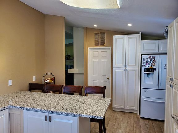 4th image of 510 Saddlebrook Dr #353