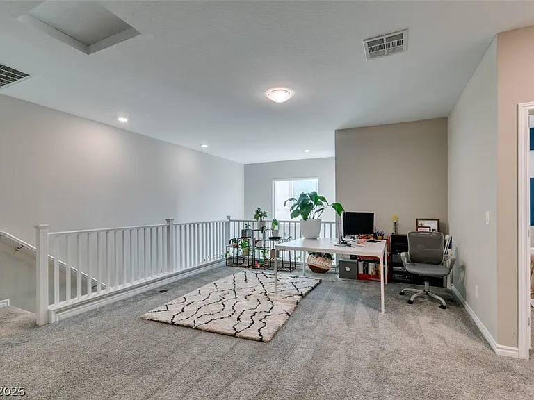8160 Skye Desert Dr — Photo 31