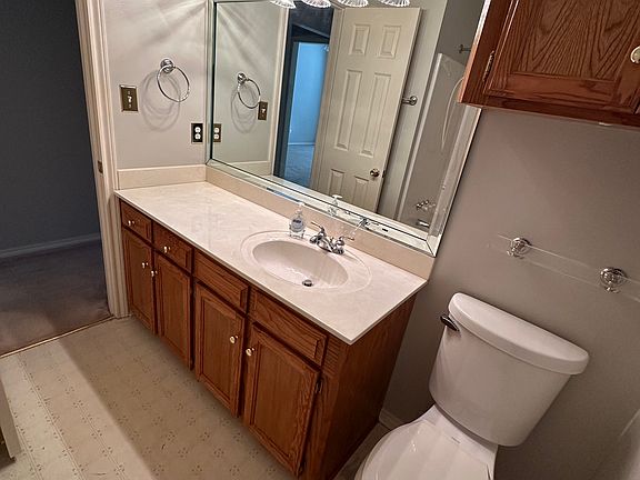 3rd image of 7109 Live Oak Dr
