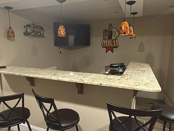 Bar included TV